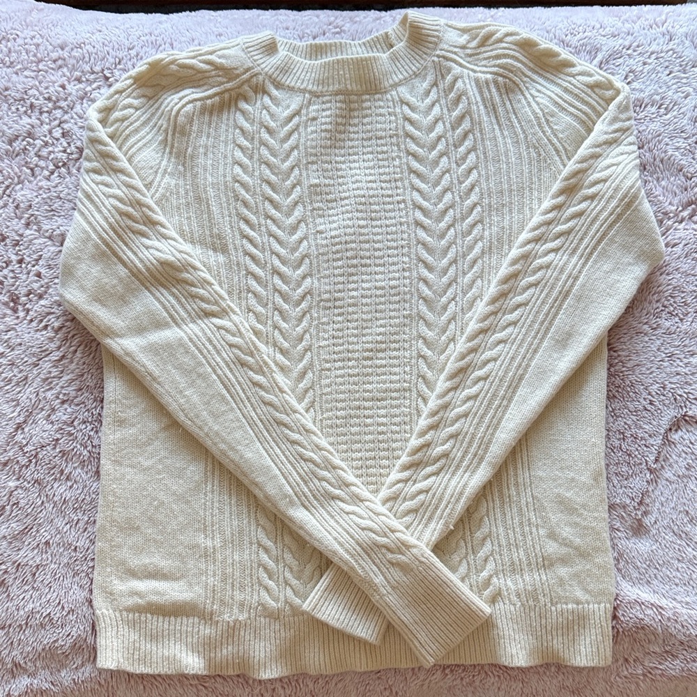 Vineyard Vines Cream Cable Knit Sweater